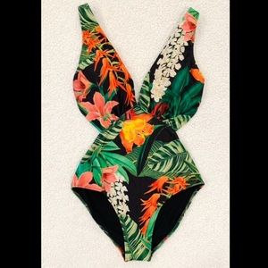 LAST CHANCE 🚀 Zara One Piece Cutout Bikini in Jungle Print S
